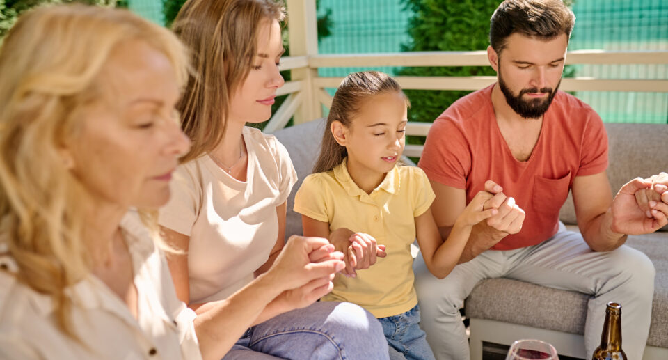 The Path to Harmonious Family Bonds: Cultivating Unbreakable and Joyful Connections in the Digital Age through Mindful Communication