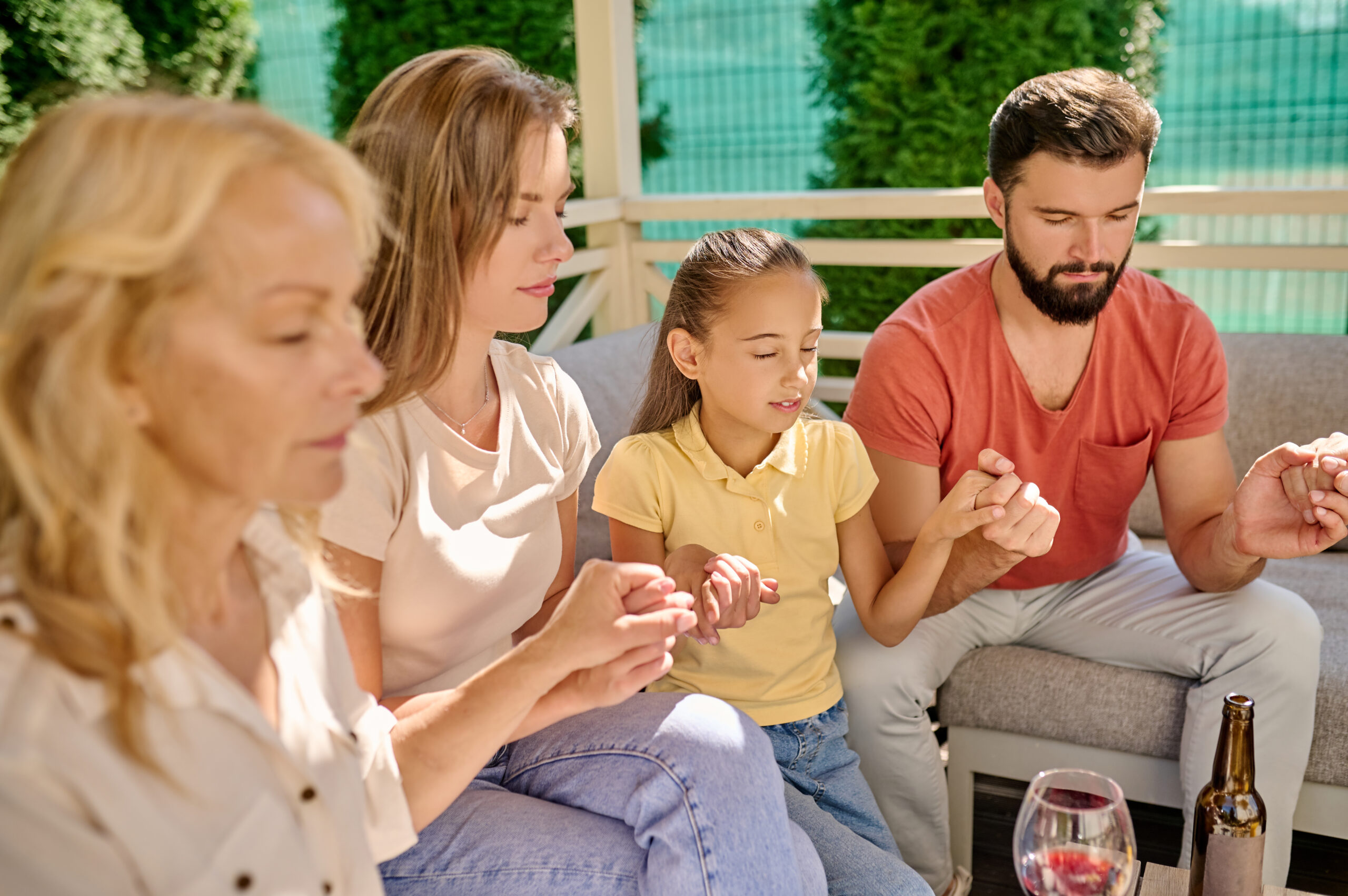 The Path to Harmonious Family Bonds: Cultivating Unbreakable and Joyful Connections in the Digital Age through Mindful Communication